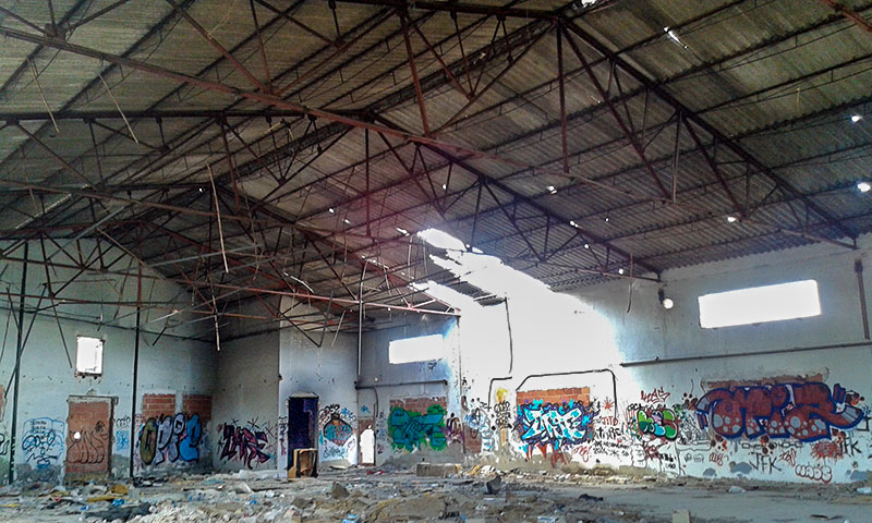 nave-abandonada-02